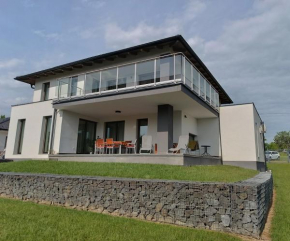 Villa Almond